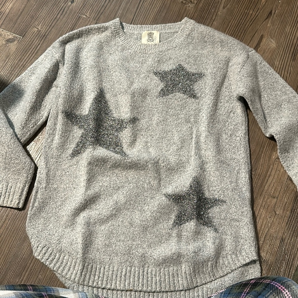 gray star sweater